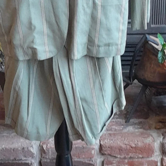 Moods by Krizia Blazer and Short Set - Picture 8 of 9